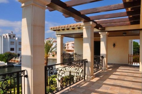 House for sale Empuriabrava, Girona, Spain 7 bedrooms, 546 sq.m. No. 22841 - photo 6