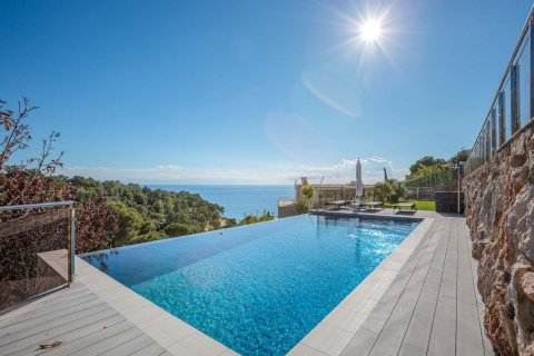 Hus till salu Tossa de Mar, Girona, Spanien 6 sovrum, 449 kvm. Nr. 22896 - foto 1