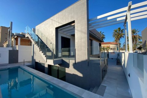 Villa à vendre Torrevieja, Alicante, Espagne, 4 chambres, 310 m2 No. 111486 - photo 5