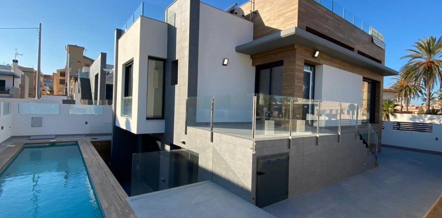 Villa Torrevieja, Alicante, Espagne 4 chambres, 310 m2 No. 111486