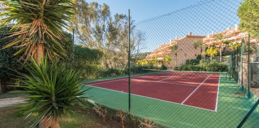Apartament Nueva Andalucia, Malaga, Hiszpania 3 sypialnie, 192 mkw. nr 21550