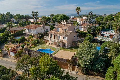 House for sale Lloret de Mar, Girona, Spain 6 bedrooms, 440 sq.m. No. 56914 - photo 2
