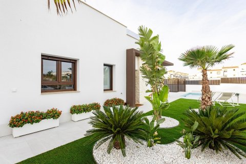 Villa en venta en Vistabella, Alicante, España 2 dormitorios, 73 m2 No. 112643 - foto 7