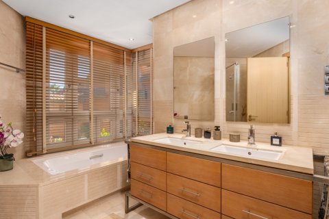 Продажа квартиры Марбелья, Малага, Испания 3 спальни, 227м2 №107766 - фото 19