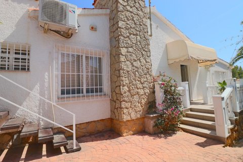 Продажа виллы в Ла Нусия, Аликанте, Испания 4 спальни, 215м2 №118959 - фото 1