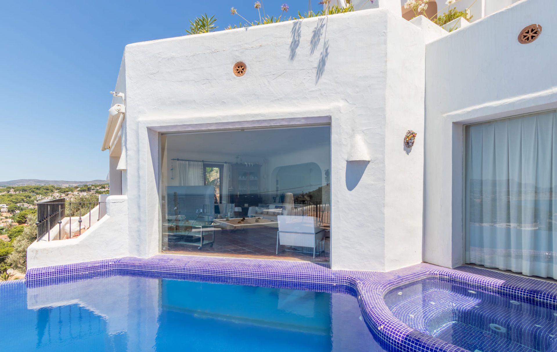 Willa w Moraira, Alicante, Hiszpania 5 sypialni, 530 mkw. nr 95633