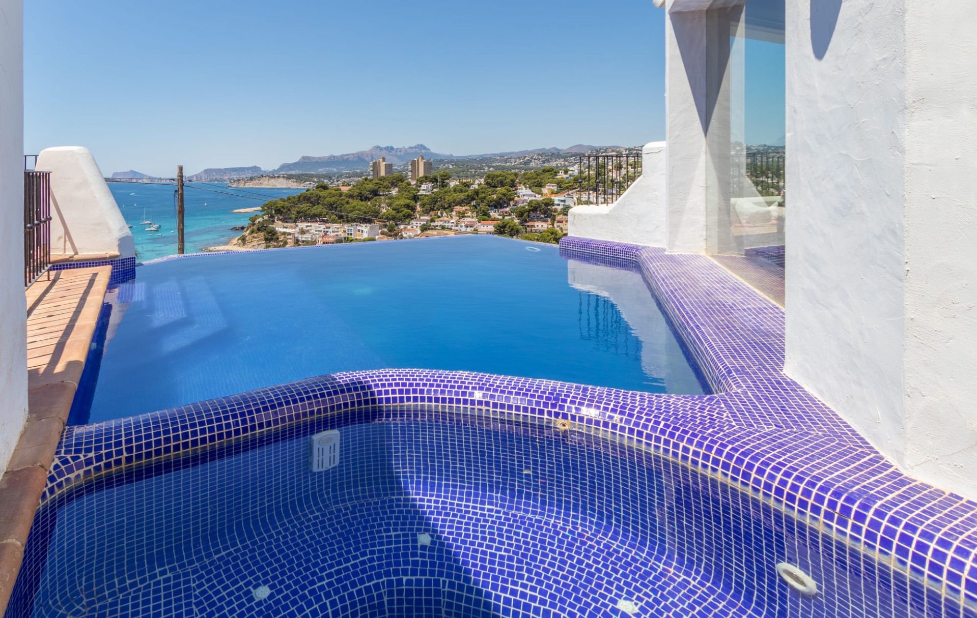 Willa w Moraira, Alicante, Hiszpania 5 sypialni, 530 mkw. nr 95633