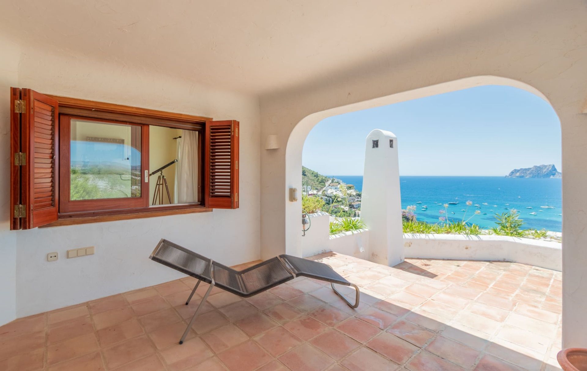 Willa w Moraira, Alicante, Hiszpania 5 sypialni, 530 mkw. nr 95633