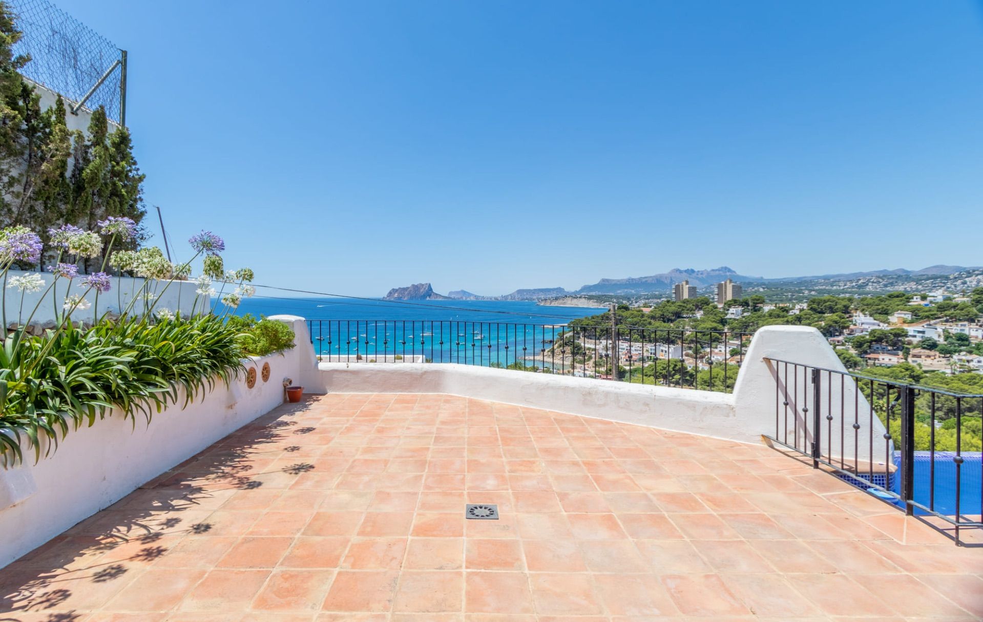 Willa w Moraira, Alicante, Hiszpania 5 sypialni, 530 mkw. nr 95633