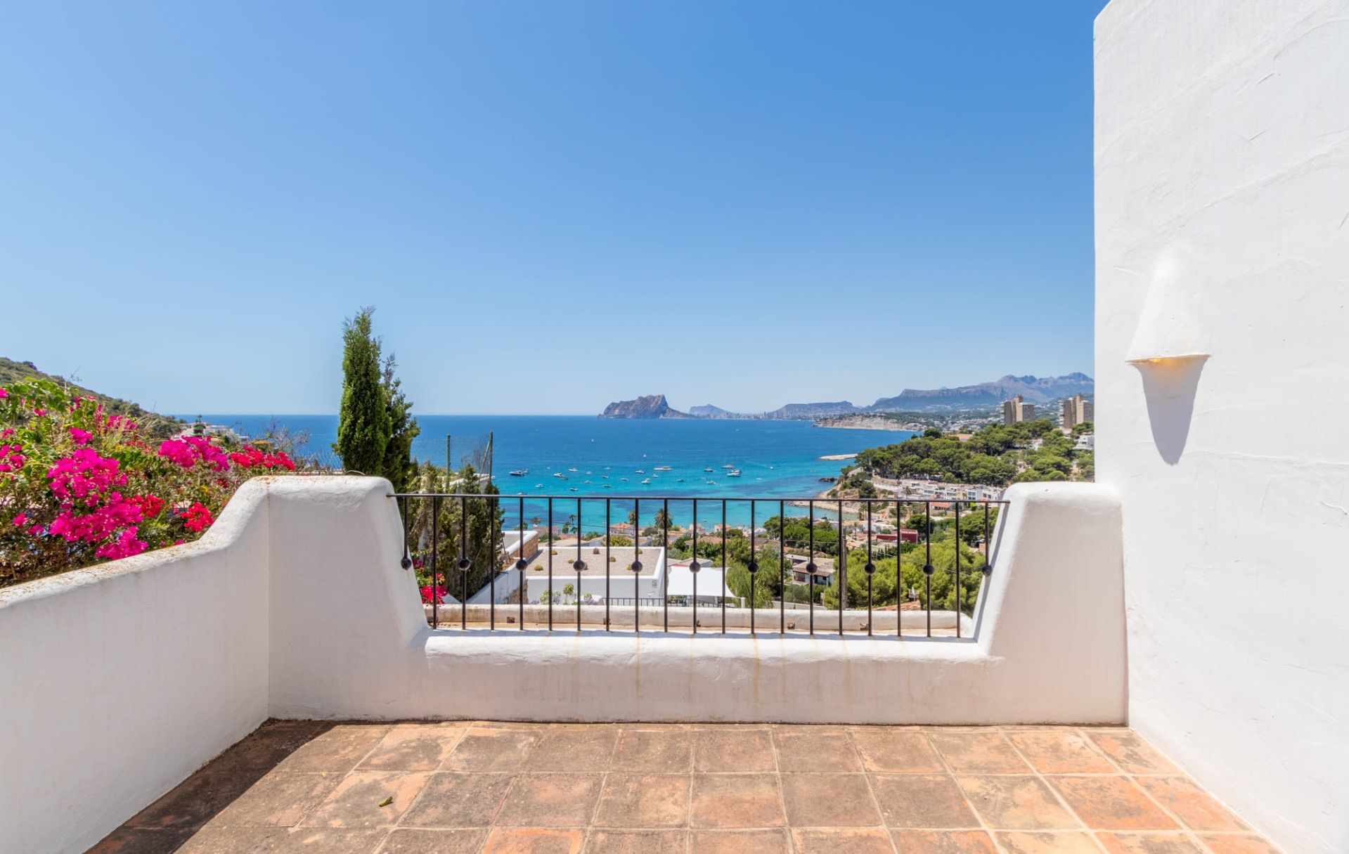 Willa w Moraira, Alicante, Hiszpania 5 sypialni, 530 mkw. nr 95633