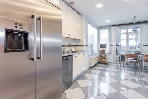 Appartamento in vendita Madrid, Spagna 4 camere da letto, 186 mq. N° 117490 - foto 28