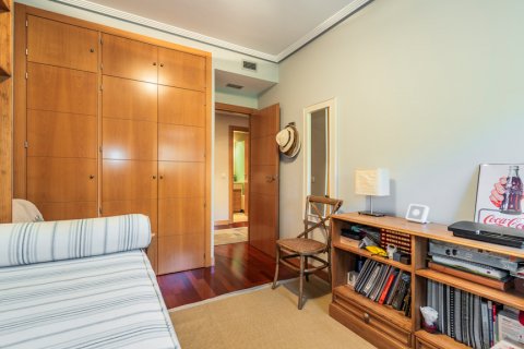 Appartamento in vendita Madrid, Spagna 4 camere da letto, 186 mq. N° 117490 - foto 8