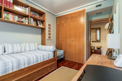 Appartamento in vendita Madrid, Spagna 4 camere da letto, 186 mq. N° 117490 - foto 7
