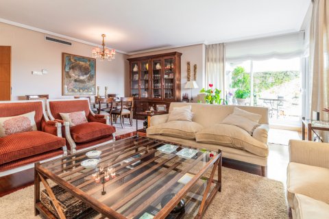 Appartamento in vendita Madrid, Spagna 4 camere da letto, 186 mq. N° 117490 - foto 27