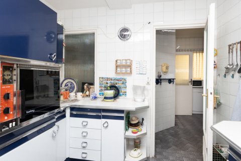 Apartment for sale Madrid, Spain 5 bedrooms, 204 sq.m. No. 117491 - photo 9