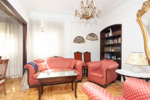 Apartment for sale Madrid, Spain 5 bedrooms, 204 sq.m. No. 117491 - photo 4