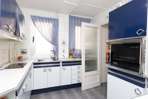 Apartment for sale Madrid, Spain 5 bedrooms, 204 sq.m. No. 117491 - photo 7