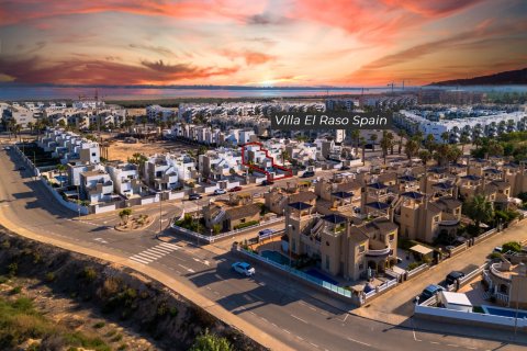 Продажа виллы в Гуардамар-дель-Сегура, Аликанте, Испания 3 спальни, 150м2 №118890 - фото 22