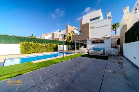 Продажа виллы в Гуардамар-дель-Сегура, Аликанте, Испания 3 спальни, 150м2 №118890 - фото 21