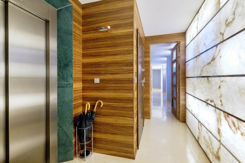 Apartamento en venta Torrevieja, Alicante, España 4 dormitorios, 185 m2 No. 118883 - foto 10
