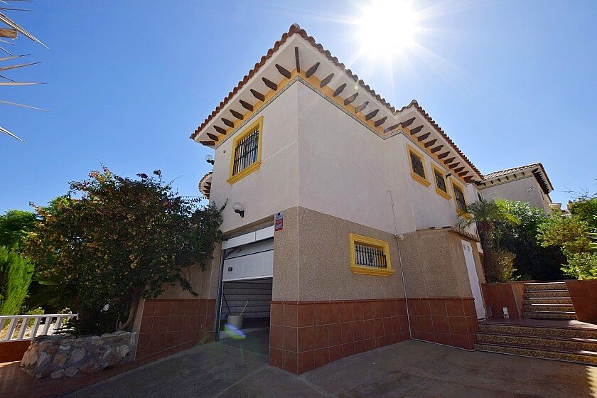 Huvila Urbanizacion Las Filipinas, Alicante, Espanja 3 makuuhuonetta, 208 m2 No. 103474