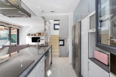 Villa for sale in Torrevieja, Alicante, Spain 5 bedrooms, No. 114958 - photo 20