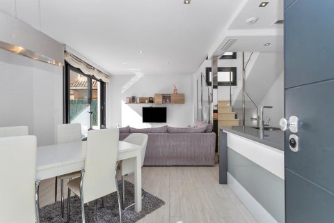 Villa for sale in Torrevieja, Alicante, Spain 5 bedrooms, No. 114958 - photo 16