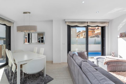 Villa for sale in Torrevieja, Alicante, Spain 5 bedrooms, No. 114958 - photo 15