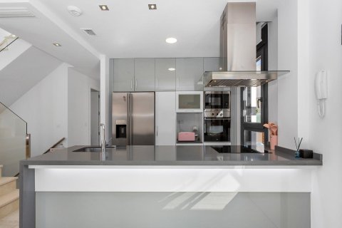 Villa till salu i Torrevieja, Alicante, Spanien 5 sovrum, Nr. 114958 - foto 18