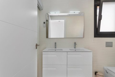 Villa for sale in Torrevieja, Alicante, Spain 5 bedrooms, No. 114958 - photo 28