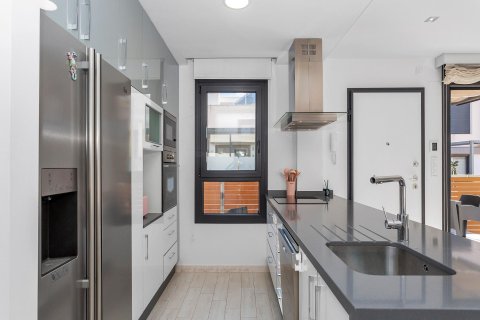 Villa for sale in Torrevieja, Alicante, Spain 5 bedrooms, No. 114958 - photo 19