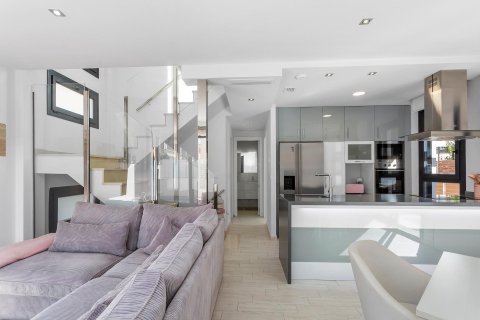 Villa for sale in Torrevieja, Alicante, Spain 5 bedrooms, No. 114958 - photo 17