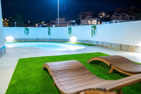 Villa en venta Alicante, España 5 dormitorios, 229 m2 No. 112078 - foto 8