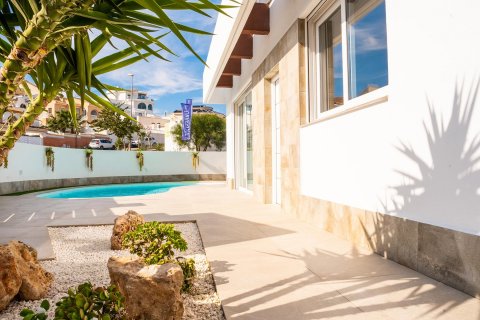 Villa en venta Alicante, España 5 dormitorios, 229 m2 No. 112078 - foto 2