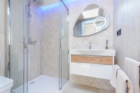 Bungalowi myytävänä Torrevieja, Alicante, Espanja, 3 makuuhuonetta, 70 m2 No. 112080 - kuva 18