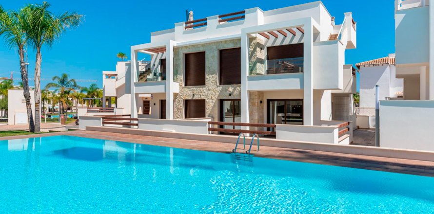 Bungalow Torrevieja, Alicante, Espagne 3 chambres, 70 m2 No. 112080