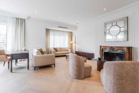 Apartment for sale Madrid, Spain 4 bedrooms, 462 sq.m. No. 107619 - photo 4