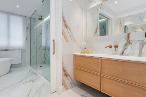 Apartment for sale Madrid, Spain 4 bedrooms, 462 sq.m. No. 107619 - photo 22