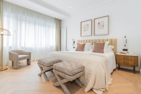 Apartment for sale Madrid, Spain 4 bedrooms, 462 sq.m. No. 107619 - photo 17