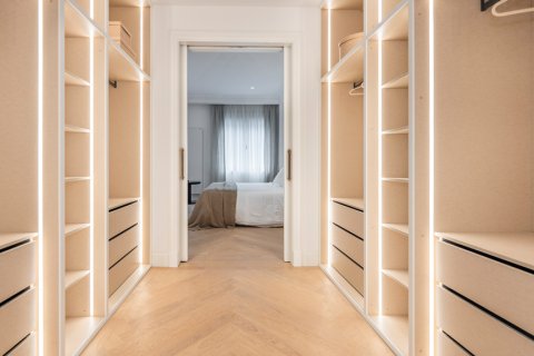 Apartment for sale Madrid, Spain 4 bedrooms, 462 sq.m. No. 107619 - photo 14