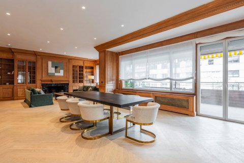 Apartment for sale Madrid, Spain 4 bedrooms, 462 sq.m. No. 107619 - photo 2