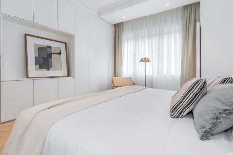 Apartment for sale Madrid, Spain 4 bedrooms, 462 sq.m. No. 107619 - photo 16