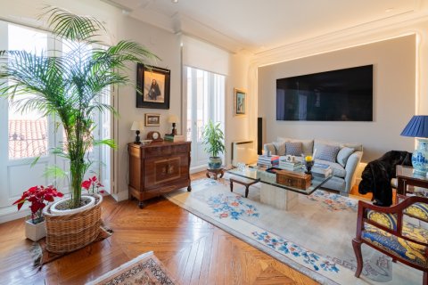 Продажа квартиры в Мадрид, Испания 2 спальни, 166м2 №117536 - фото 4