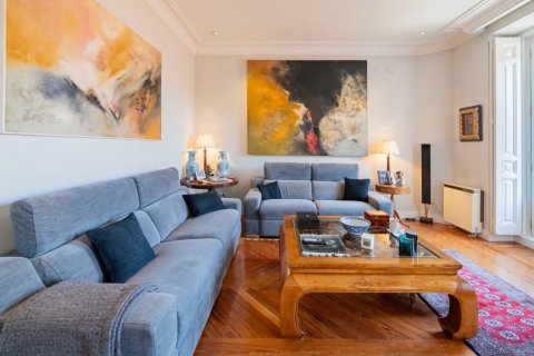 Продажа квартиры в Мадрид, Испания 2 спальни, 166м2 №117536 - фото 5
