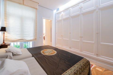 Продажа квартиры в Мадрид, Испания 2 спальни, 166м2 №117536 - фото 24