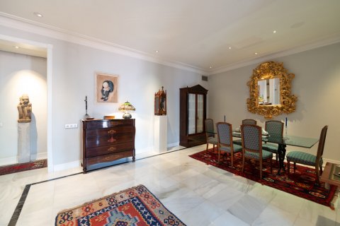 Продажа квартиры в Мадрид, Испания 2 спальни, 166м2 №117536 - фото 15