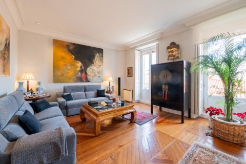 Продажа квартиры в Мадрид, Испания 2 спальни, 166м2 №117536 - фото 3