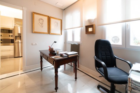 Продажа квартиры в Мадрид, Испания 2 спальни, 166м2 №117536 - фото 30