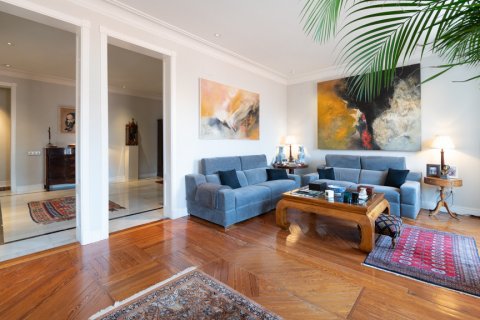 Продажа квартиры в Мадрид, Испания 2 спальни, 166м2 №117536 - фото 10
