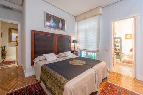 Продажа квартиры в Мадрид, Испания 2 спальни, 166м2 №117536 - фото 22